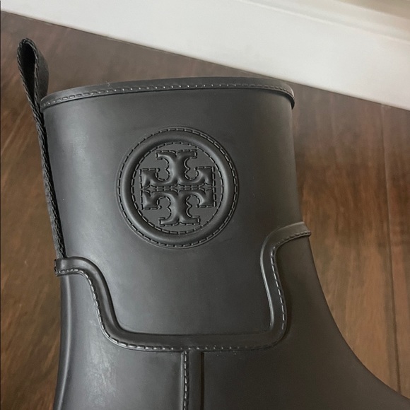 NWT Tory Burch Ankle Lug Chelsea Rain Boots - Picture 7 of 8